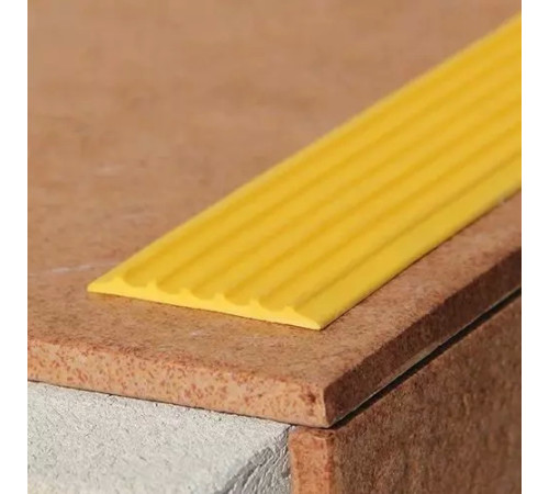 Накладки противоскользящие 50x12000x4 мм Нормал ТУ 2530-003-88668243-2016 купить в Пинске  